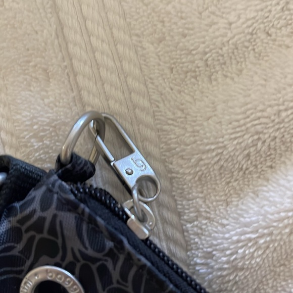 Baggallini Securtex Anti theft Memento crossbody bag - Picture 10 of 12